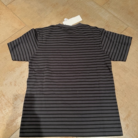 Rare BNWT Uniqlo Kaws unisex grey striped tshirt size XS - Picture 3 of 3